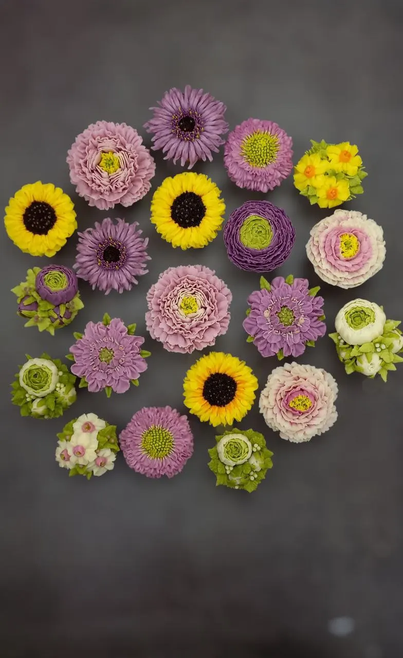 كب كيك الورود الاحترافي